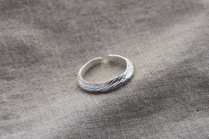 925 Silver handmade natural texture sterling Silver open ring recommended range Hong Kong size 14-16 - แหวนทั่วไป - เงินแท้ สีเงิน