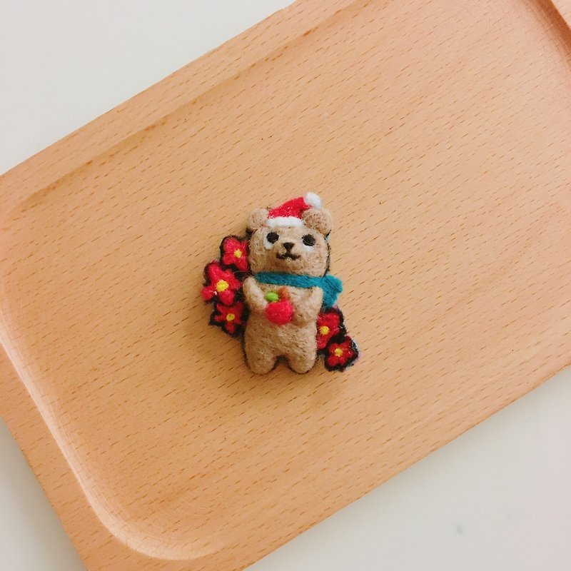 Christmas Mr. Lin Xiong Xiong - wool felt pins - เข็มกลัด - ขนแกะ สีกากี