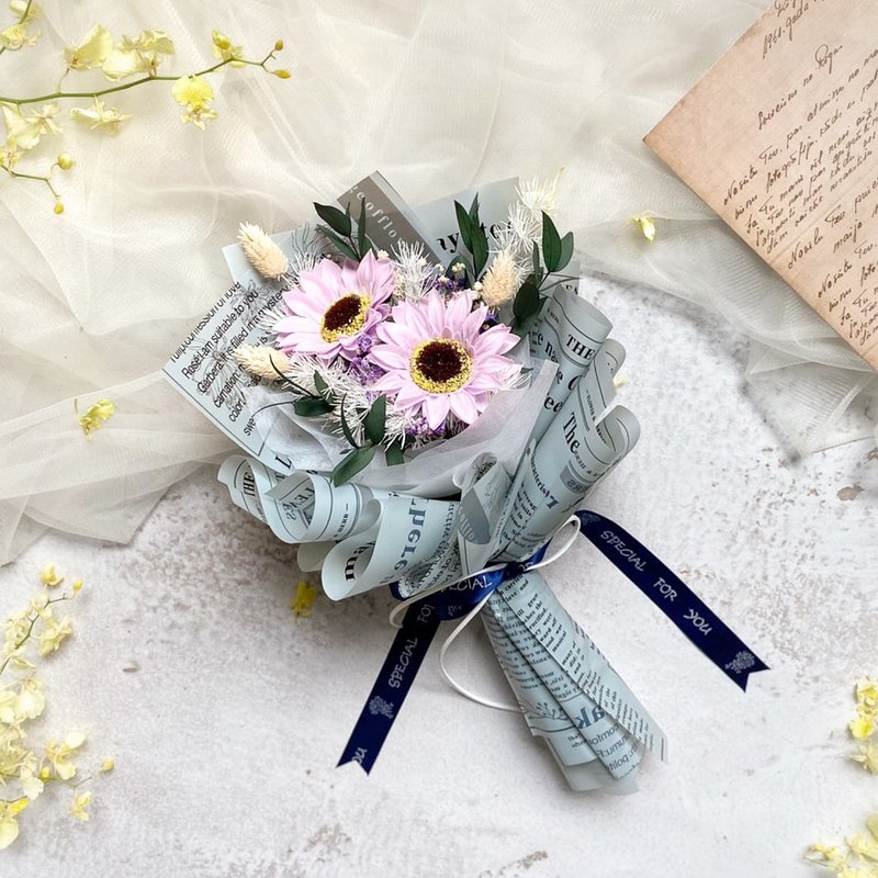 Graduation Bouquet Popular Light Fragrant Sunflower Bouquet European Style Purple Graduation Season Dry Flower Graduation Gift - ช่อดอกไม้แห้ง - พืช/ดอกไม้ 