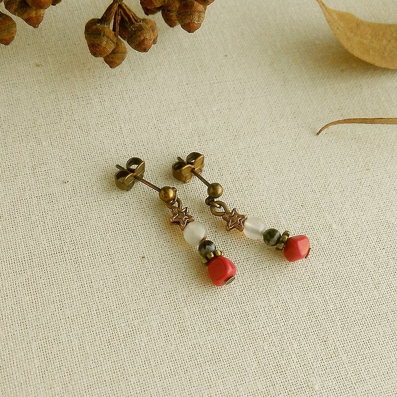 Red and black natural stone Zuogujin small star earrings can be changed ear clip style personality cute red - Earrings & Clip-ons - Jade Red