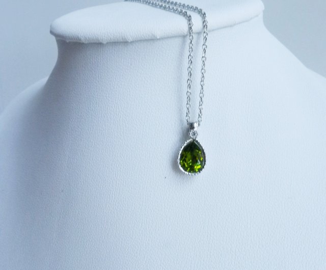 SWAROVSKI ラインストーン ネックレス 超美品 SWAROVSKI スワロフスキー 3連ストーン ネックレス