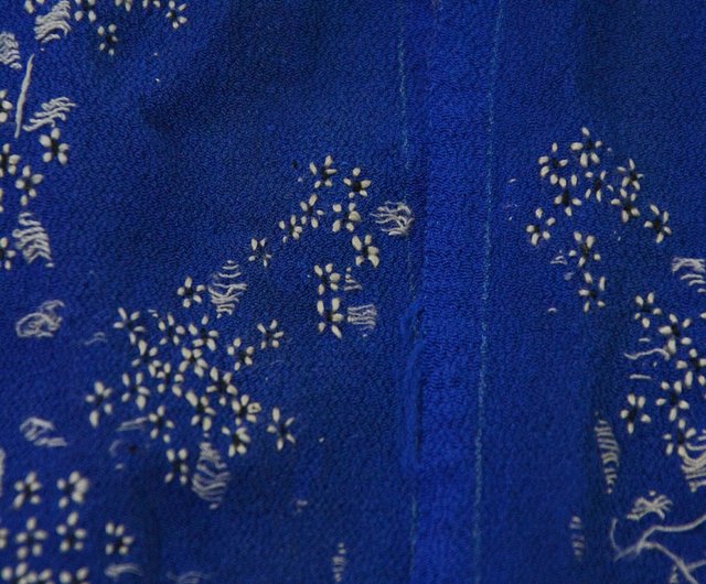 花柄の手刺繍古布半襟襦袢正絹縮緬アンティークジャパンヴィンテージアートファブリック - ショップ NAMBA SHOUTEN 編み物/刺繍/羊毛フェルト/裁縫  - Pinkoi