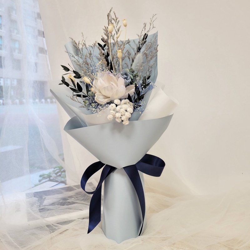 Temperament and tranquil blue bouquet, eternal bouquet, Valentine's Day bouquet, proposal bouquet, Sola flower - Dried Flowers & Bouquets - Plants & Flowers Blue