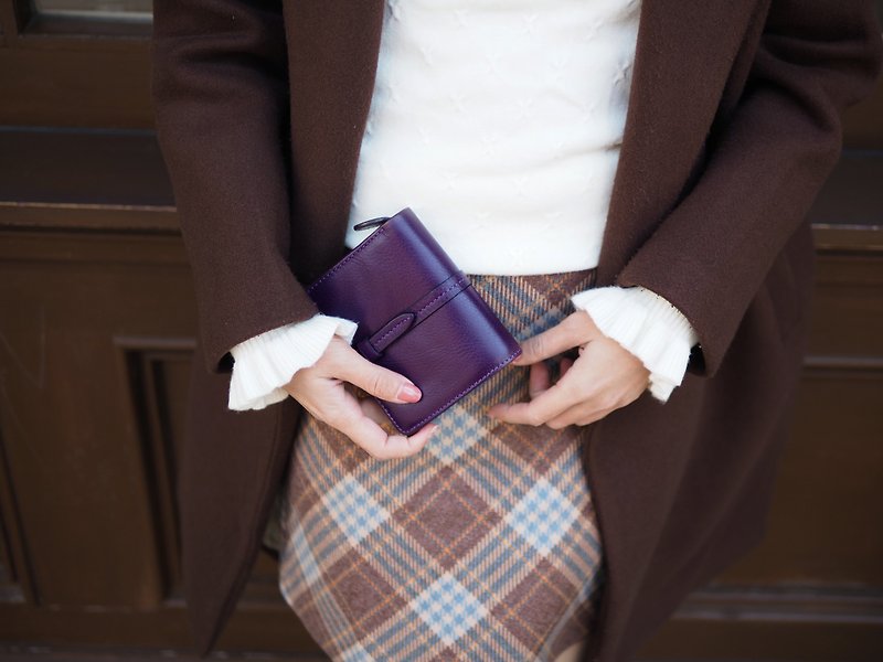 Charlotte 真牛皮摺疊錢包/短夾 : 紫色 - 長短皮夾/錢包 - 真皮 紫色