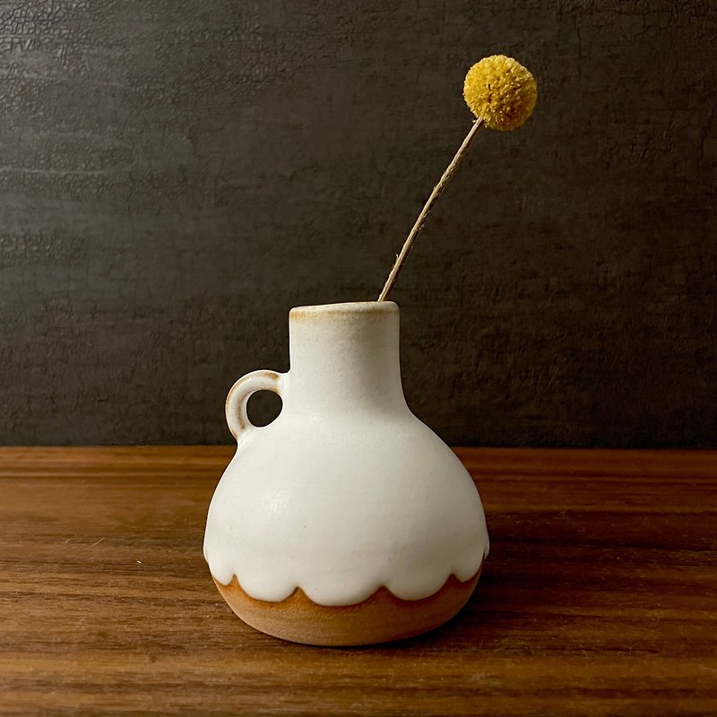[Komaru flower pot] Chubby skirt with cream glaze small flower pot and vase - Pottery & Ceramics - Pottery 