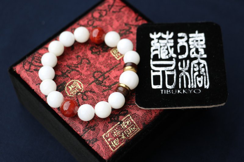 半玉化硨磲 12mm圓珠 搭配火焰紋南紅瑪瑙 串珠設計 硨磲手鍊 - 手鍊/手環 - 貝殼 