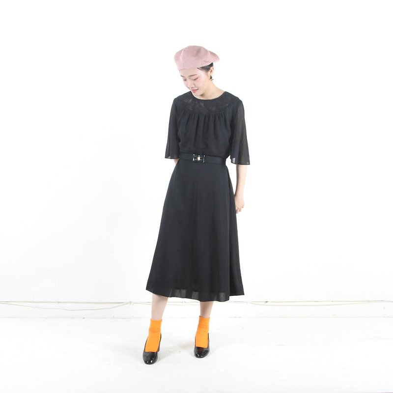 [Egg Plant Vintage] crow lace pure black short sleeve vintage dress - ชุดเดรส - เส้นใยสังเคราะห์ สีดำ