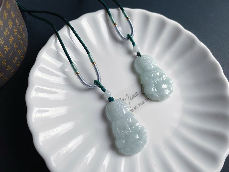 Natural Burmese jadeite floating green Guanyin Bodhisattva gift jade pendant necklace for peace and health - สร้อยคอ - หยก สีเขียว