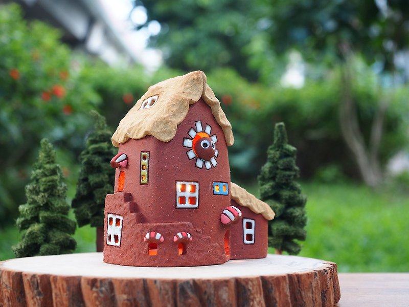 [Light House] Light pottery - cute home / no wood accessories. Owl - Lighting - Pottery Red