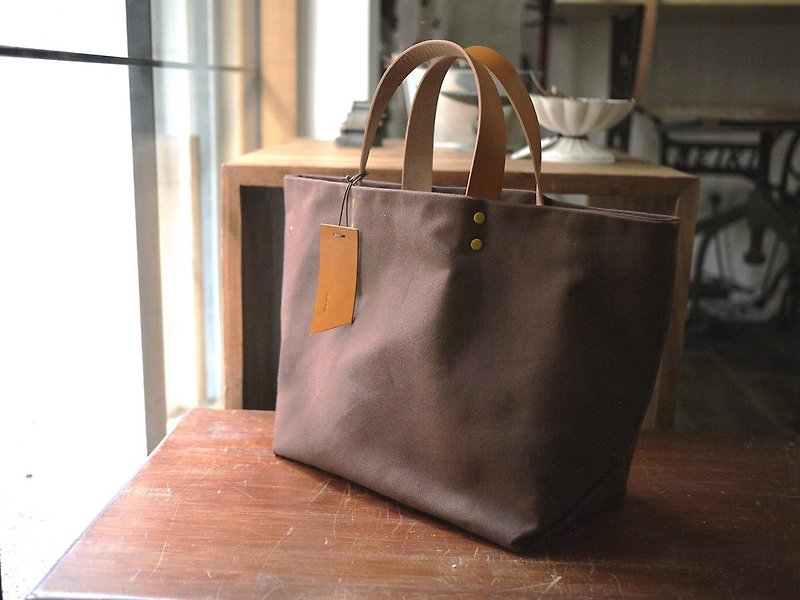 Big Wax Bag - Brown Paraffin Canvas Tote Bag - กระเป๋าแมสเซนเจอร์ - ผ้าฝ้าย/ผ้าลินิน สีนำ้ตาล
