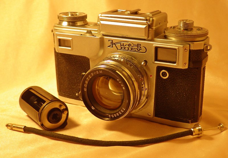 KIEV-4 35mm レンジファインダーカメラ Contax RF (Jupiter-8M 2/50mm レンズ付き) - カメラ - その他の素材 