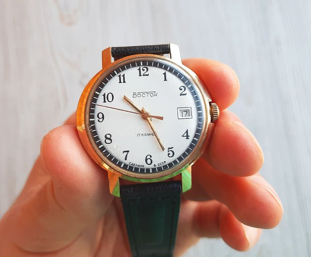 Wind up wrist online watch