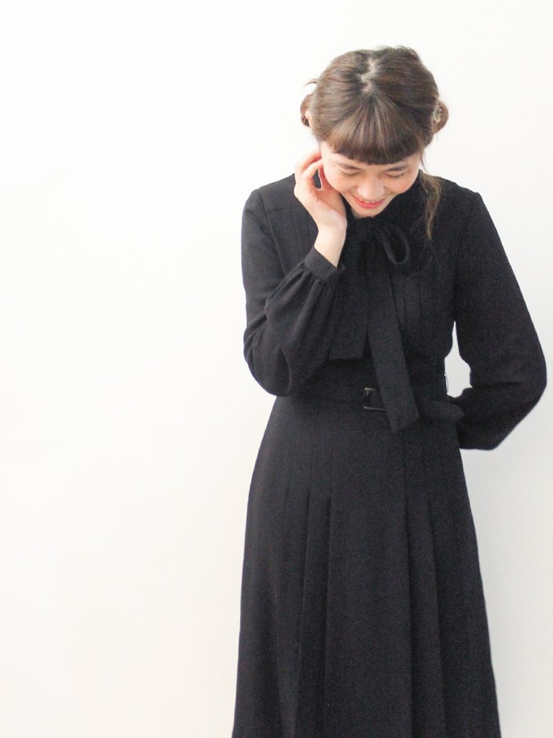 復古早春日本製典雅剪裁領結黑色長袖古著洋裝 Vintage Dress - 連身裙 - 聚酯纖維 黑色