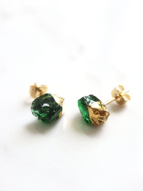 Cinesina STAR STONE - EMERALD + 24K GOLD 玻璃原石耳環