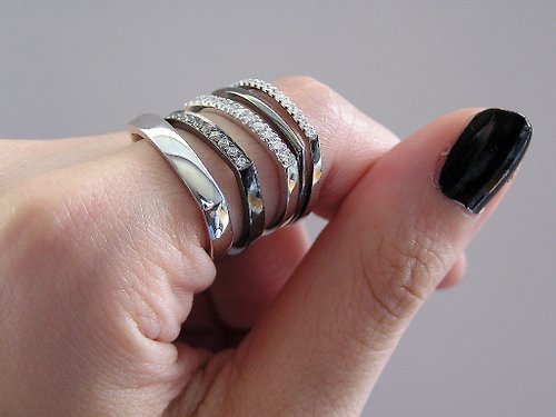 irisjjewellery 925銀鍍18K白金鑲方晶鋯石戒指一隻