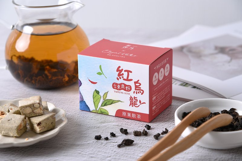 Yifan Tea Made X Kerry Witch Tea Picking Bear Hand-painted Illustration Luye Red Oolong Tea - ชา - สารสกัดไม้ก๊อก สีแดง