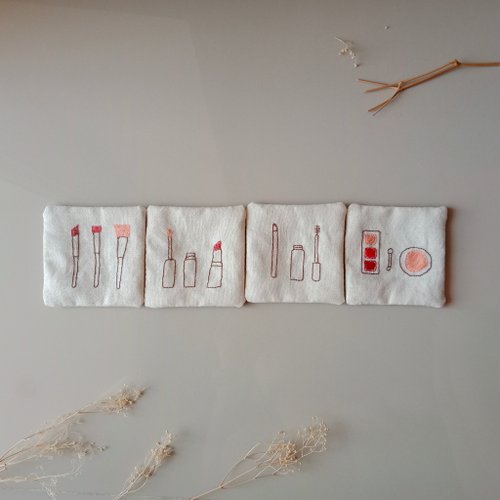 make-a-u-turn Makeup coaster set hand embroidered 4 PCS different.