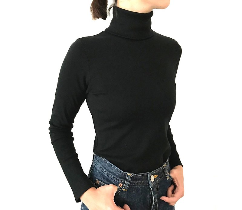 Sticking to the shape Adult turtleneck T-shirt - เสื้อผู้หญิง - ผ้าฝ้าย/ผ้าลินิน สีดำ