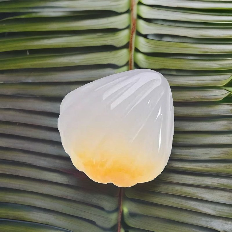 Ice type floating yellow jade shell | Natural Burmese jade jade A goods | Gift giving - Necklaces - Jade Orange