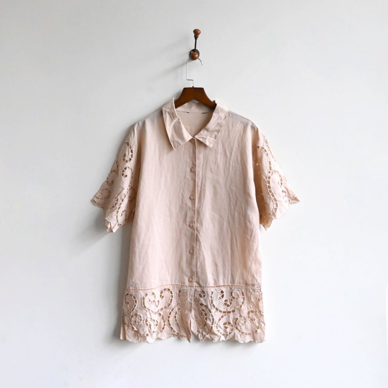 【蛋植物古著】夏麻雕花刺繡短袖古著襯衫 - 女襯衫 - 棉．麻 