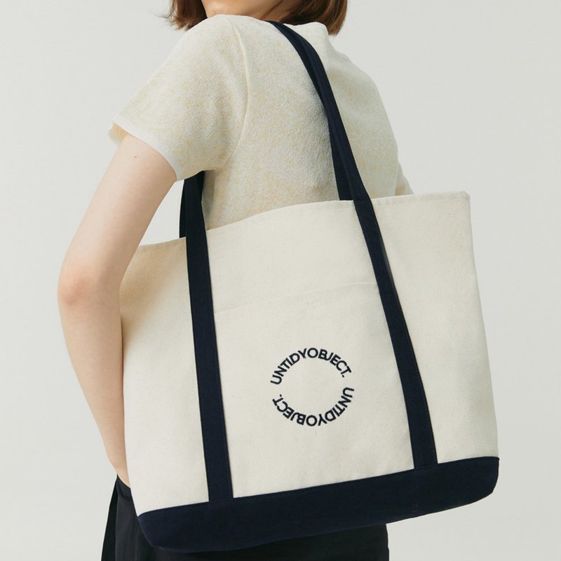 韓國製自家品牌Untidy 刺繡文字袋 Object Bag - 手提包/手提袋 - 人造皮革 