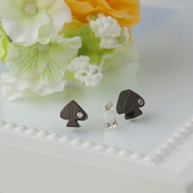 Spade-shaped wooden earrings (925 silver needle holder) - Earrings & Clip-ons - Wood Brown