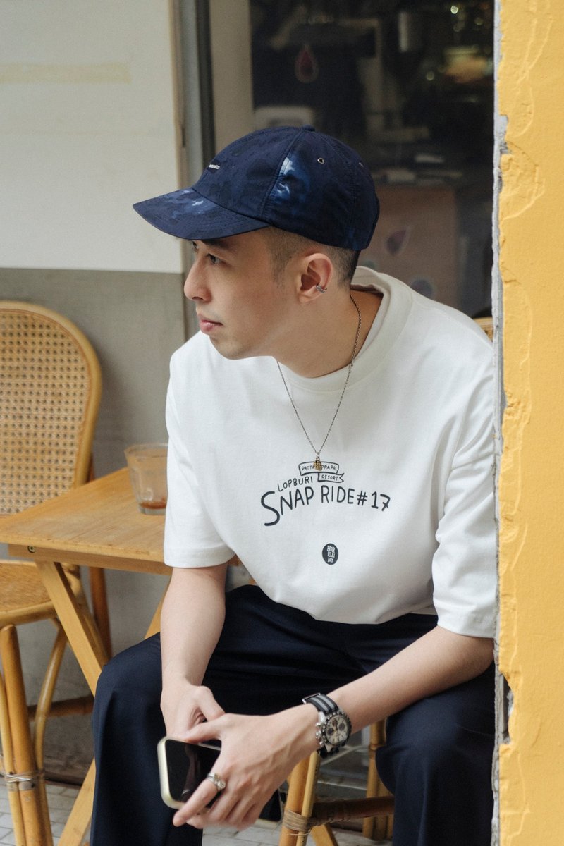 T-SHIRT 戶外騎行主題印花短袖T恤 日系潮流休閒寬鬆剪裁 - 男 T 恤 - 棉．麻 白色