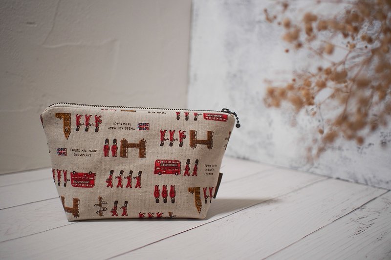 Daily Series Cosmetic Bag/Storage Bag/Limited Handmade Bag/Little London/Out of Print - Toiletry Bags & Pouches - Cotton & Hemp Multicolor