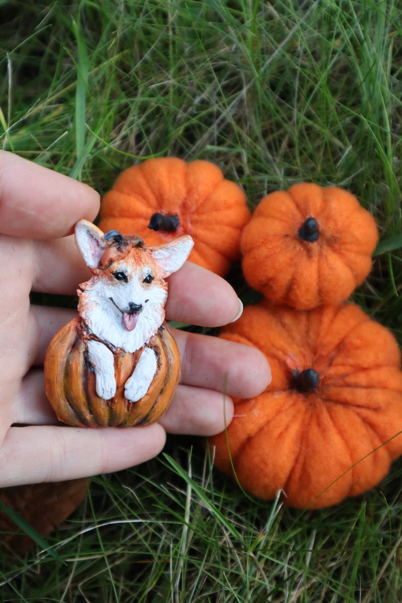 BROOCH pin halloween realistic animal dog portrait - 胸針 - 其他材質 橘色
