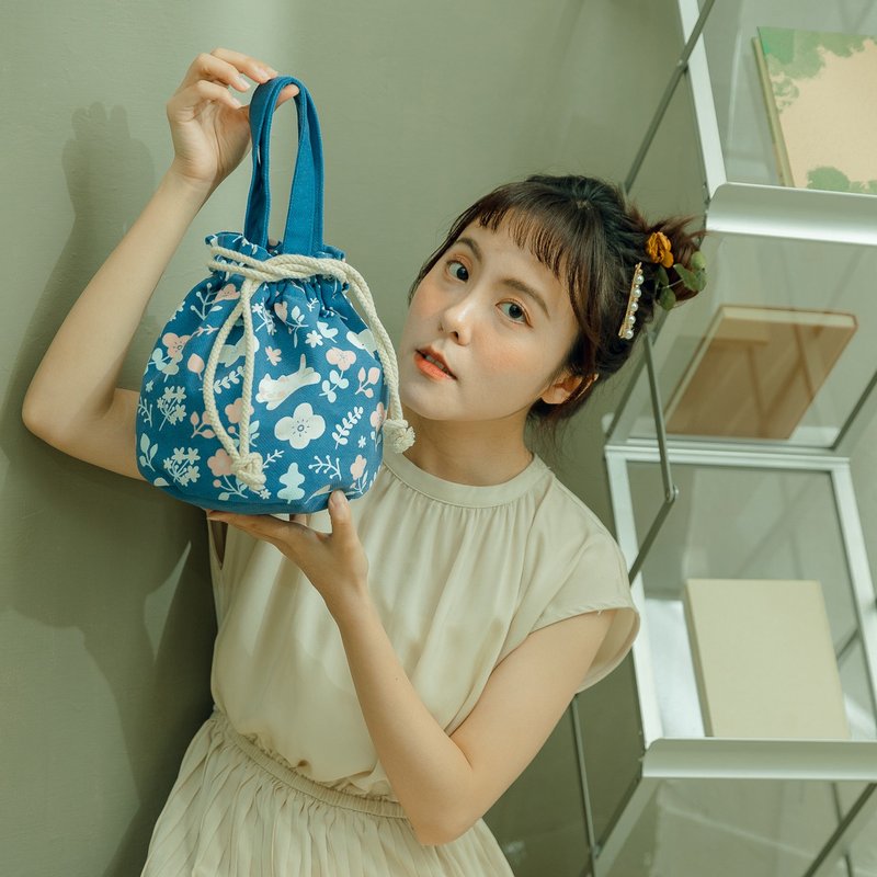 芽米花花日式手拎包-Yuz Draw Cooking - 束口袋/束口背包/水桶包 - 其他材質 藍色
