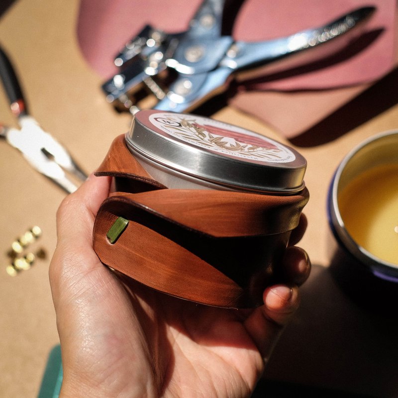 Leather Edition Soy Scented Candles Portable Tin & Handmade Leather Holder - 香氛蠟燭/燭台 - 真皮 咖啡色
