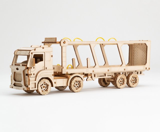 彼氏への秘密の手作りプレゼント WOODEN CITY カーキャリアトラック