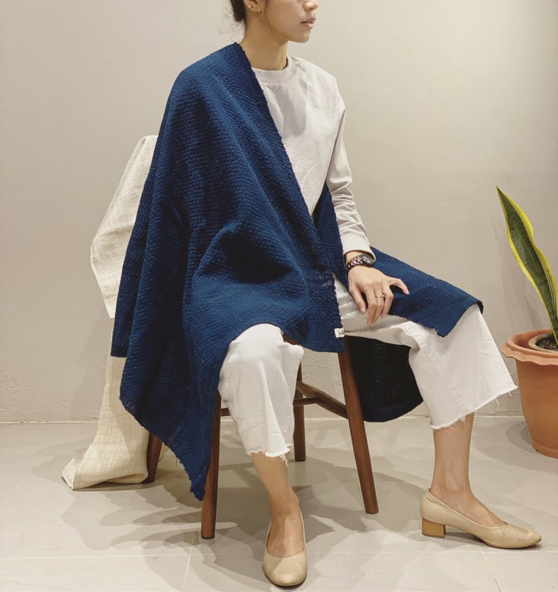 手織りのナチュラルコットブランケットスカーフ - マフラー・ストール - コットン・麻 ブルー