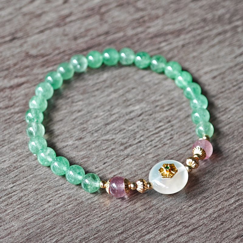 Green Strawberry Crystal Bracelet Birthday Gift Handmade Jewelry Customized - สร้อยข้อมือ - คริสตัล สีเขียว