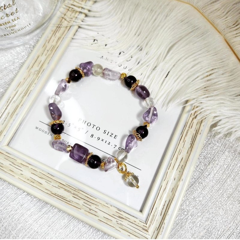 Purple comes with luck/crystal that attracts people, helps career and brings wealth/Amethyst/ Stone/Lavender Amethyst - สร้อยข้อมือ - คริสตัล สีม่วง