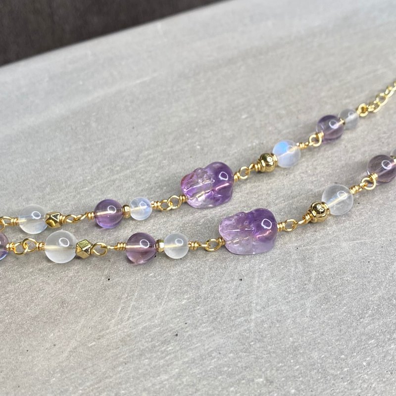 Pixiu shape amethyst moonstone bracelet, noble person focuses on charm and attracts wealth, handmade by neighbor - สร้อยข้อมือ - คริสตัล สีม่วง