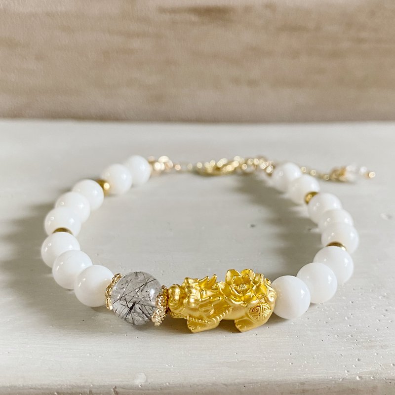 Pure Gold Pixiu Black Hair Crystal With Beads 6mm Tridacula Bracelet JYL Next-hand Made - สร้อยข้อมือ - เครื่องประดับ ขาว