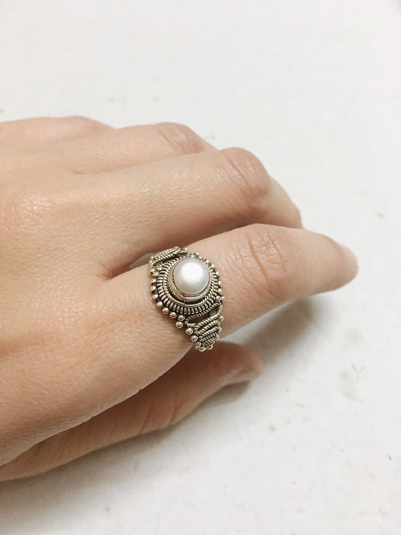 Pearl Finger Ring Handmade in Nepal 92.5% Silver - แหวนทั่วไป - ไข่มุก 