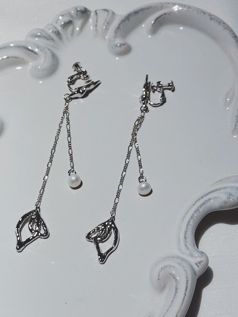 Whisk Leaf Pearl Earrings - Earrings & Clip-ons - Silver Silver