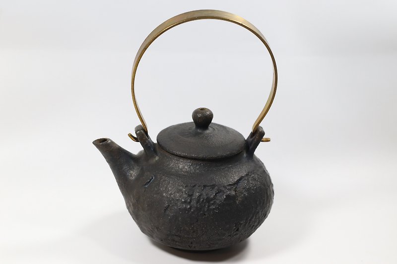 Wood-burning black earth ash burst crack teapot - ถ้วย - ดินเผา หลากหลายสี