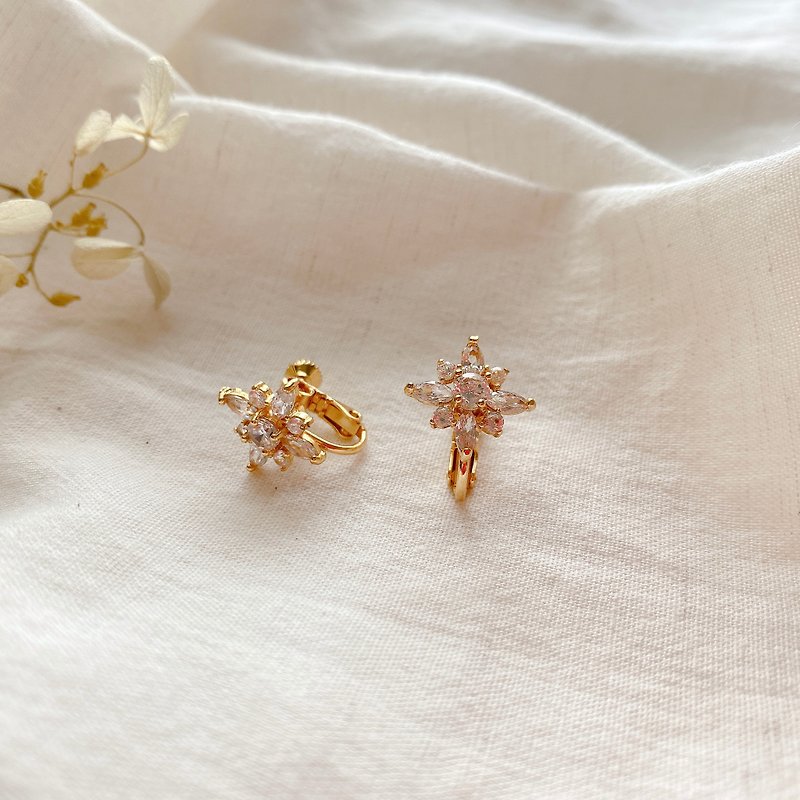 Flower poem-Brass earrings - Earrings & Clip-ons - Copper & Brass Gold