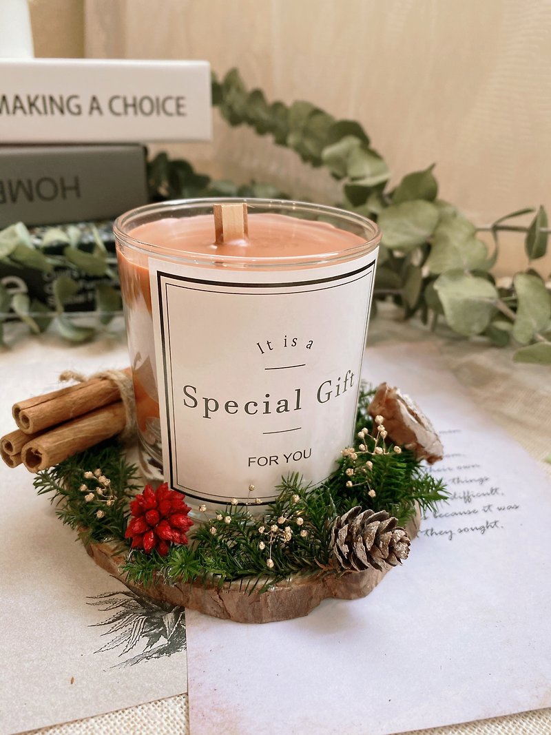 聖誕香氛蠟燭可加購客製聖誕花圈木墊 - 香氛蠟燭/燭台 - 蠟 