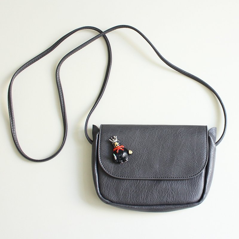黒くま - 手作りのハンドバッグ，動物ウールフェルト - ショルダーバッグ - その他の素材 グレー