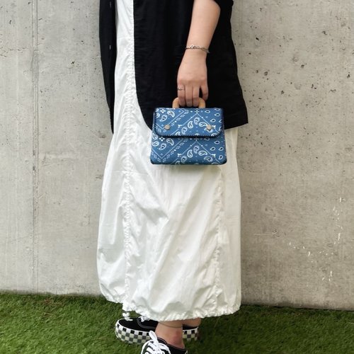 Clutch bag _ Paisley Denim blue - Shop BAKS JEJULOUNLIFE Handbags