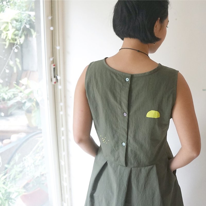 Quiet, green hills little pleated skirt vest pocket / - ชุดเดรส - ผ้าฝ้าย/ผ้าลินิน สีเขียว