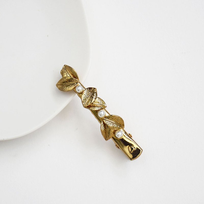 [Spring and Summer New Product] Three-dimensional Brass Bronze Pearl Handmade Hair Clip - เครื่องประดับผม - ทองแดงทองเหลือง สีทอง