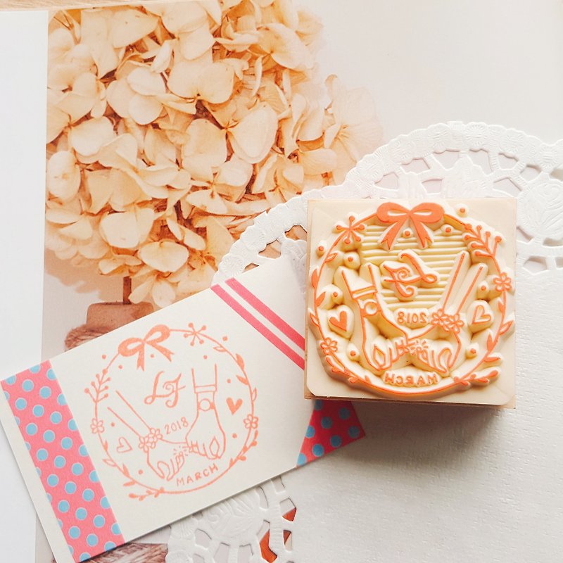 Hand-made rubber stamp-walking hand in hand wedding stamp 5X5cm - Wedding Invitations - Rubber Pink