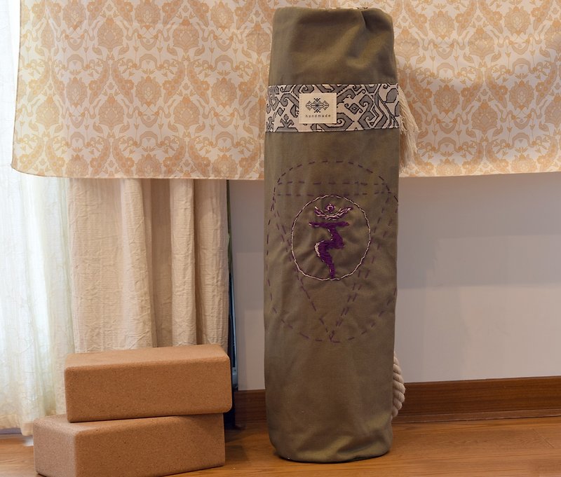 手工製作刺繡瑜珈袋Yoga bag - 其他 - 棉．麻 卡其色
