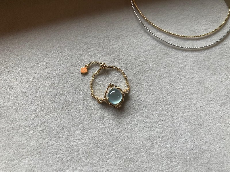 18k Gold Antique Iris and Jadeite Chain Ring - แหวนทั่วไป - เครื่องเพชรพลอย สีน้ำเงิน