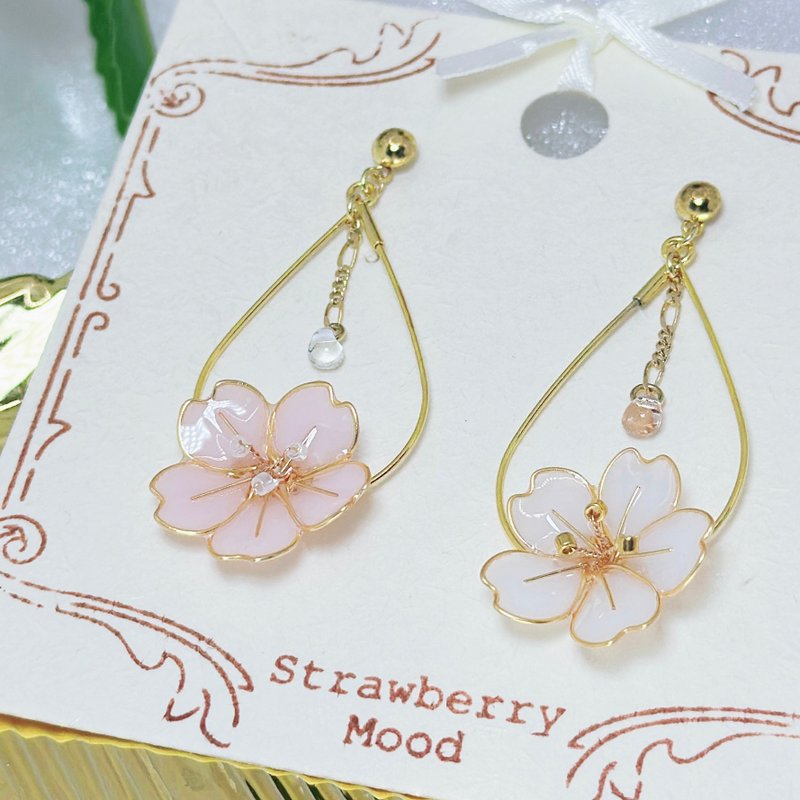 Pink white mandarin duck color cherry blossom earrings medical steel anti-allergic ear needles - ต่างหู - เรซิน ขาว